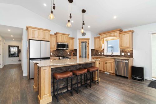 144 Beaveridge Close, Fort Mcmurray, AB, T9H2V7 | Card Image