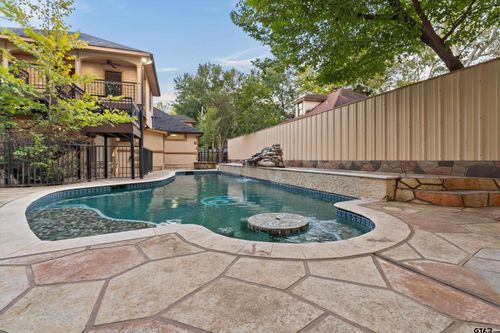 104 E Franklin St, Tyler, TX, 75702-3309 | Card Image