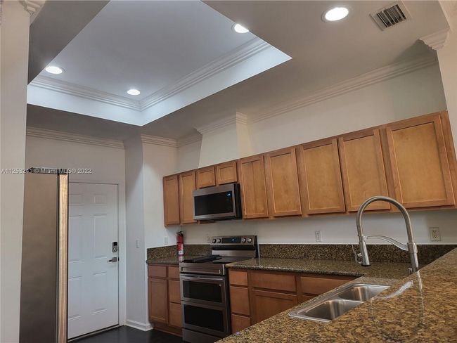 UNIT-35 - 545 Sw 18 Th Ave, Townhouse with 3 bedrooms, 3 bathrooms and null parking in Fort Lauderdale FL | Image 18