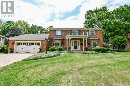 4 Shorthill Place, Pelham (Fonthill), ON, L0S1E3 | Card Image