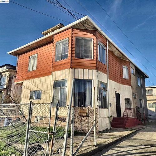 708 30th St, Oakland, CA, 94609-2958 | Card Image