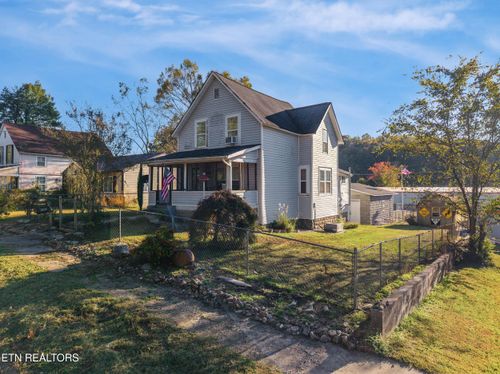 425 Byrd Ave, Harriman, TN, 37748-2404 | Card Image