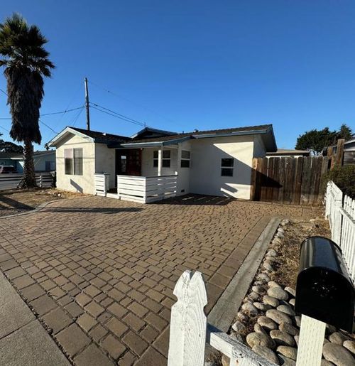 1475 Hilby Ave, Seaside, CA, 93955-6032 | Card Image