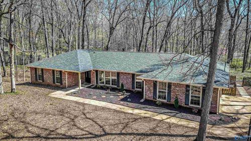 10115 Bluff Dr Se, Huntsville, AL, 35803-1776 | Card Image