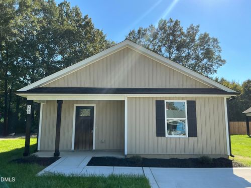 520 Crump St, Smithfield, NC, 27577-4308 | Card Image