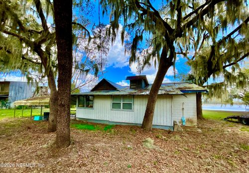 106 E Sunnyside Beach Rd, Hawthorne, FL, 32640-5755 | Card Image
