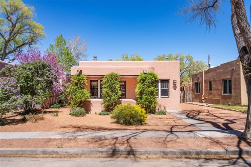 237 Anita Pl, Santa Fe, NM, 87505-8805 | Card Image