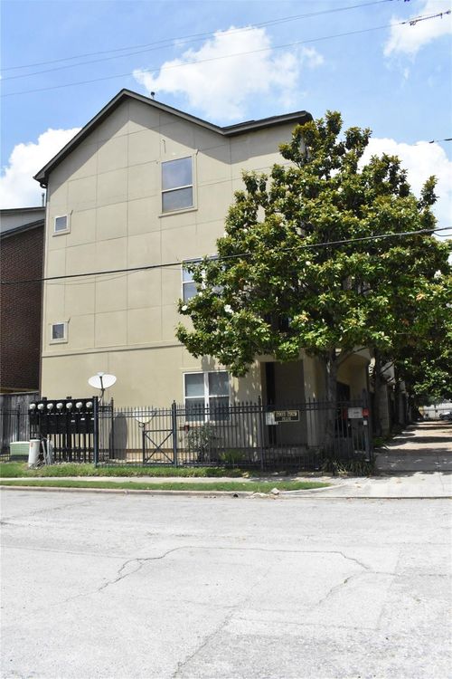 2919 Pease Street, Houston, TX, 77003 | Card Image