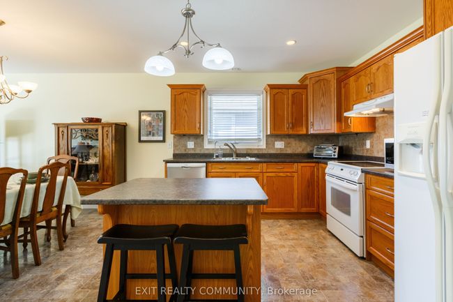 4369 Sixth St, House other with 4 bedrooms, 2 bathrooms and 2 parking in Petrolia ON | Image 22