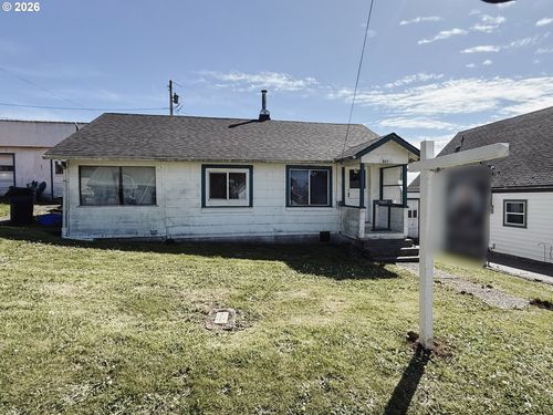 827 E 11th St, Coquille, OR, 97423-1525 | Card Image