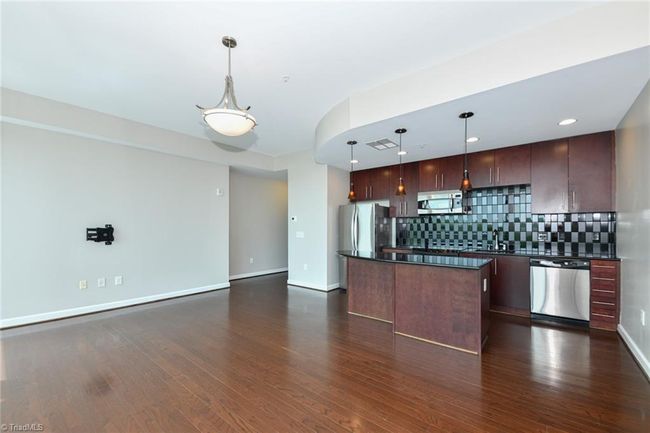 STE-310 - 201 N Elm St, House other with 1 bedrooms, 1 bathrooms and null parking in Greensboro NC | Image 17