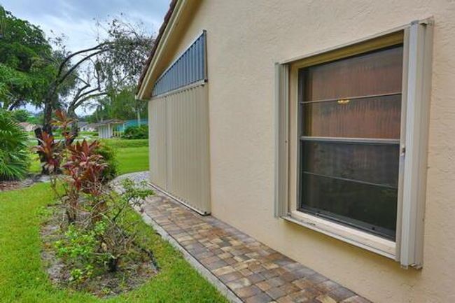 4772 Navigator Ln, House other with 3 bedrooms, 2 bathrooms and null parking in Boynton Beach FL | Image 4