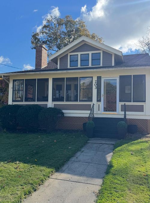 203 W Geneva Street, Williams Bay, WI, 53191 | Card Image