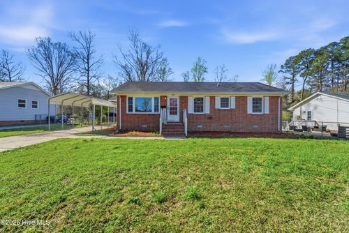 208 Puller Dr, Jacksonville, NC, 28540-6231 | Card Image