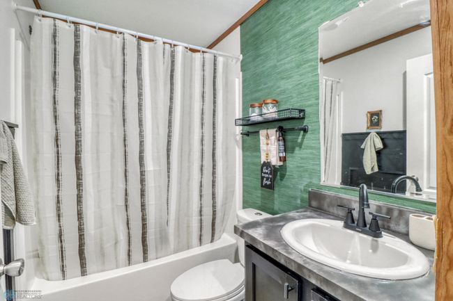 Bathroom1_1.JPG | Image 21