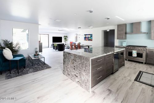 4626 N 75th St, Scottsdale, AZ, 85251-1577 | Card Image