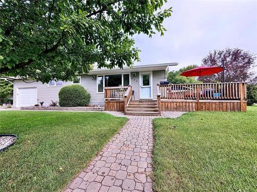157 3rd Ave Nw, Carman, MB, R0G0J0 | Card Image