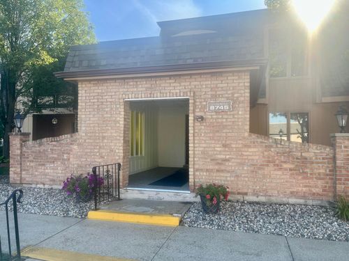 4-8745 Janeway Ct, Munster, IN, 46321-2357 | Card Image