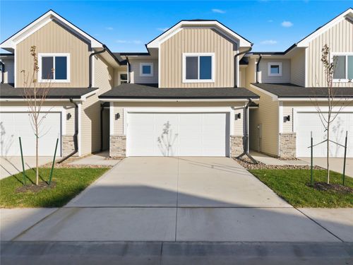 6933 Poppy Ct, Johnston, IA, 50131-4772 | Card Image