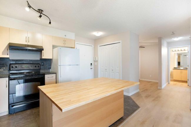 1331 - 2395 Eversyde Avenue Sw, Condo with 2 bedrooms, 1 bathrooms and 1 parking in Calgary AB | Image 11