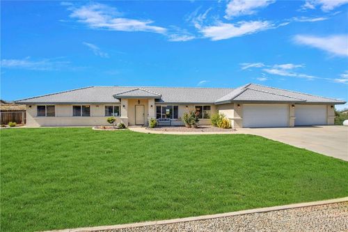 11020 Blue Jay Way, Oak Hills, CA, 92344-8973 | Card Image