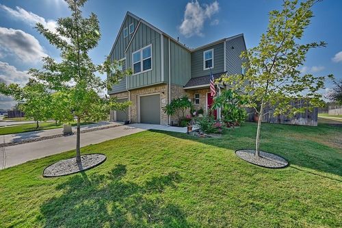 205 George Neggan Ln, Bastrop, TX, 78602-2081 | Card Image