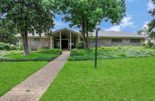 1446 Pirates Cv, Houston, TX, 77058-4039 | Card Image