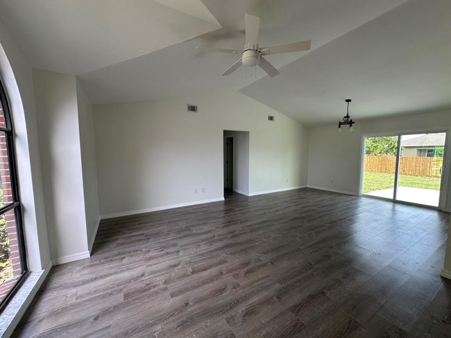 226 Sw Statler Ave, House other with 3 bedrooms, 2 bathrooms and null parking in Port St. Lucie FL | Image 5