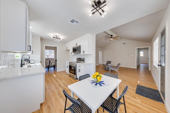 Breakfast area | Image 8
