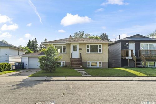 325 Av V S, Saskatoon, SK, S7M3E4 | Card Image