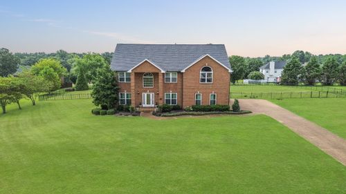 104 Brookstone Dr, Burns, TN, 37029 | Card Image