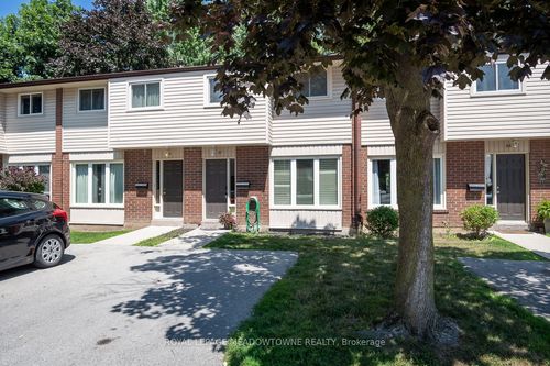 37-2 Weiden St, Saint Catharines, ON, L2M6W5 | Card Image