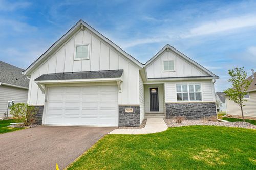 3923 Kokanee Ln N, Lake Elmo, MN, 55042-4002 | Card Image
