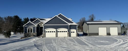 3917 Pikeview Dr, Center Point, IA, 52213-9582 | Card Image