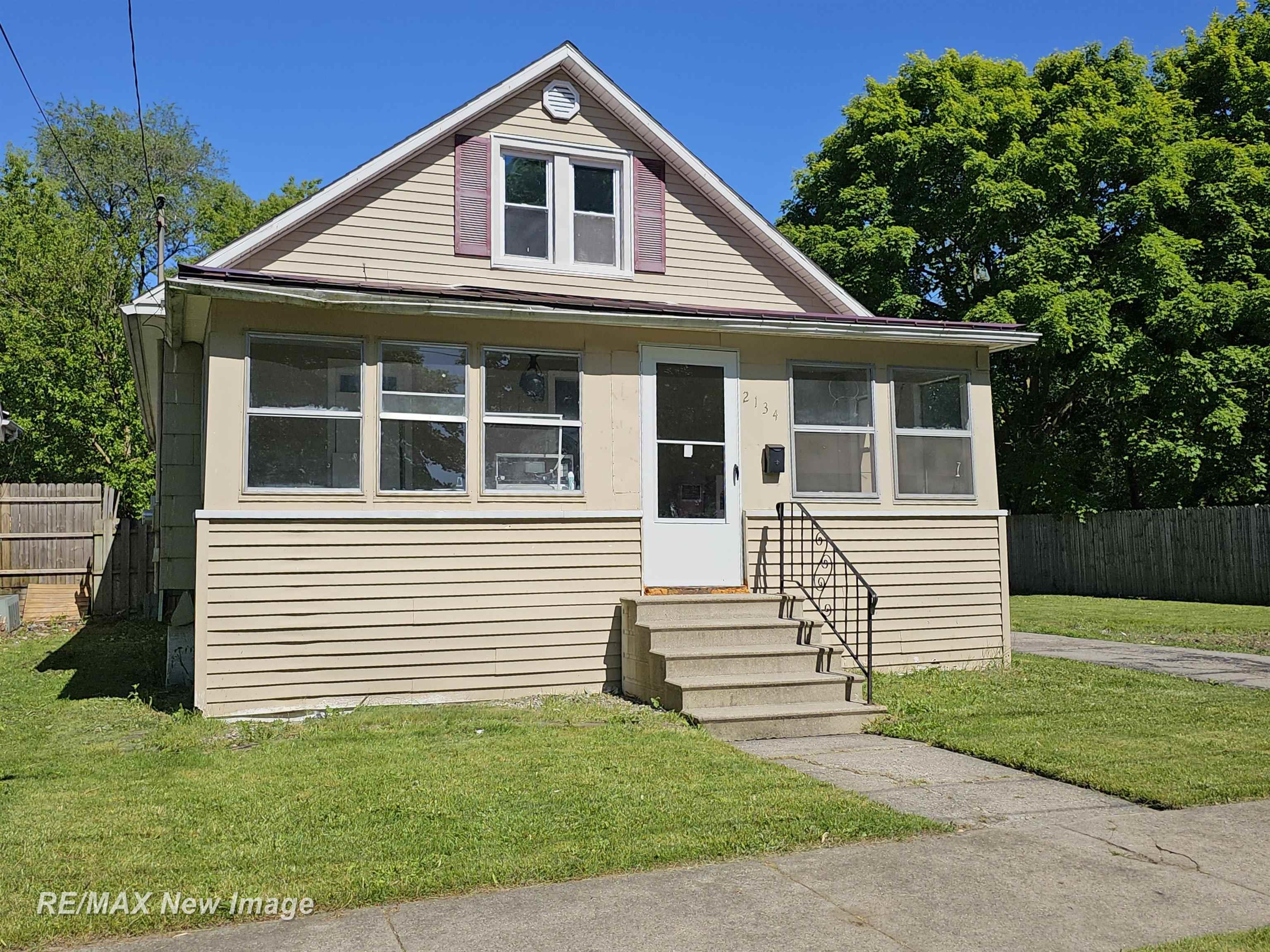 Charles St, Saginaw, MI 48602