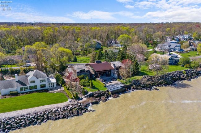 4917 E Cliff Rd, House other with 3 bedrooms, 5 bathrooms and 2 parking in Port Clinton OH | Image 91