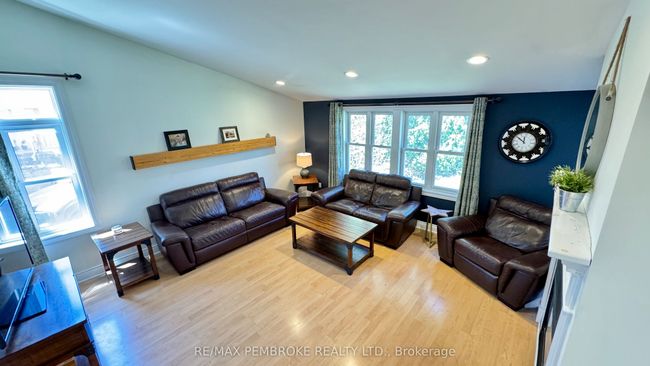 179 Ridge Rd, House other with 3 bedrooms, 2 bathrooms and 4 parking in Deep River ON | Image 15