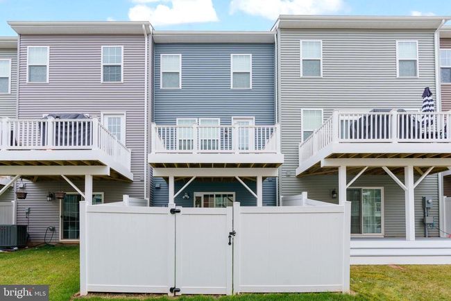 10720 Shadewell Spring Way, Townhouse with 3 bedrooms, 4 bathrooms and null parking in MANASSAS VA | Image 18