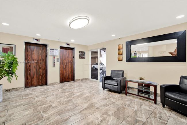 APT-209 - 1811 Jefferson St, Condo with 1 bedrooms, 2 bathrooms and null parking in Hollywood FL | Image 6