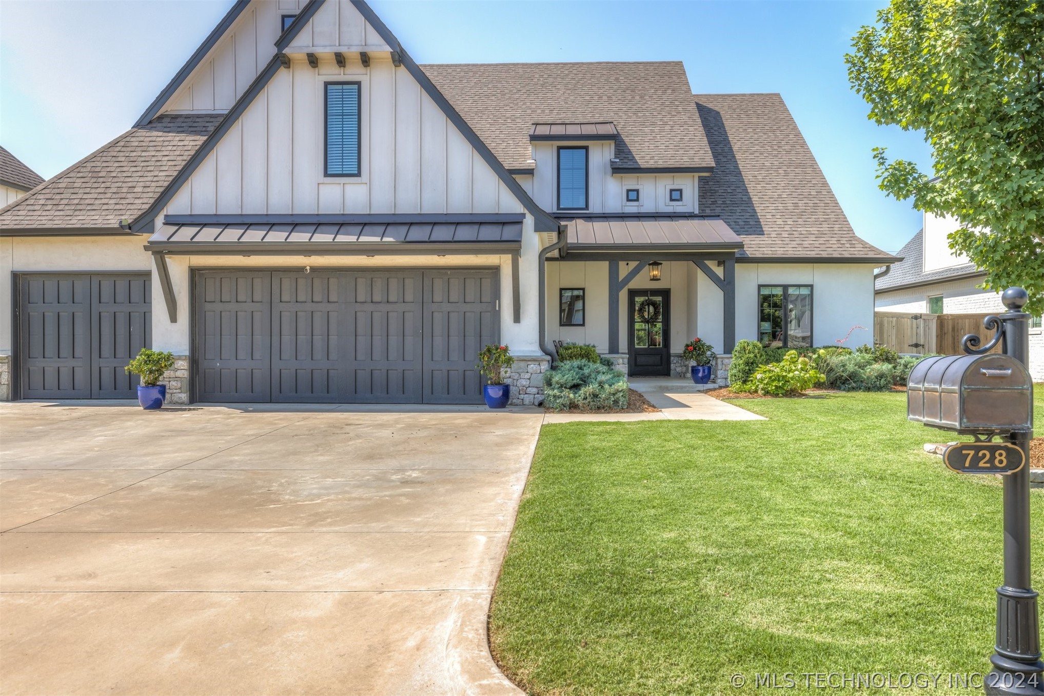 110th Pl, Jenks, OK 74037