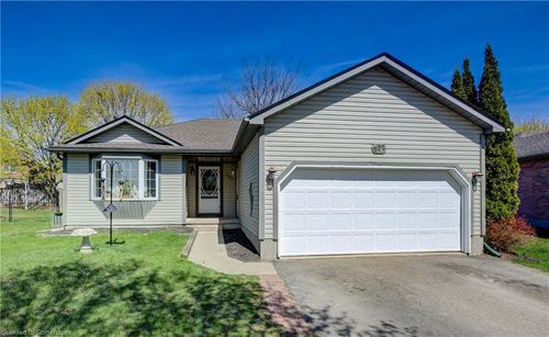 272 Fennel St, Plattsville, ON, N0J1S0 | Card Image