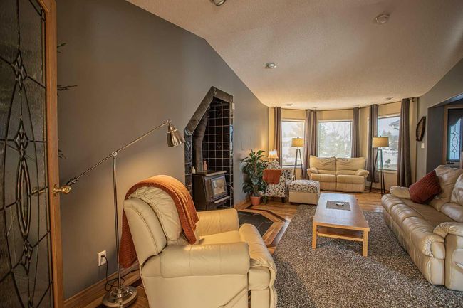 10701 104 Street, House other with 4 bedrooms, 3 bathrooms and 4 parking in High Level AB | Image 6