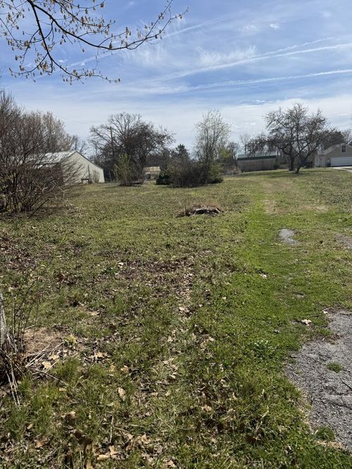 000 Rolling Hills Dr, Seligman, MO, 65745 | Card Image