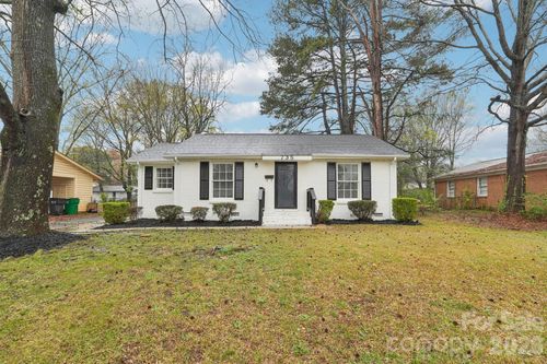 735 Pondella Dr, Charlotte, NC, 28213-6115 | Card Image