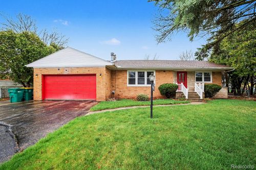 705 Handy Dr, Bay City, MI, 48706-3512 | Card Image