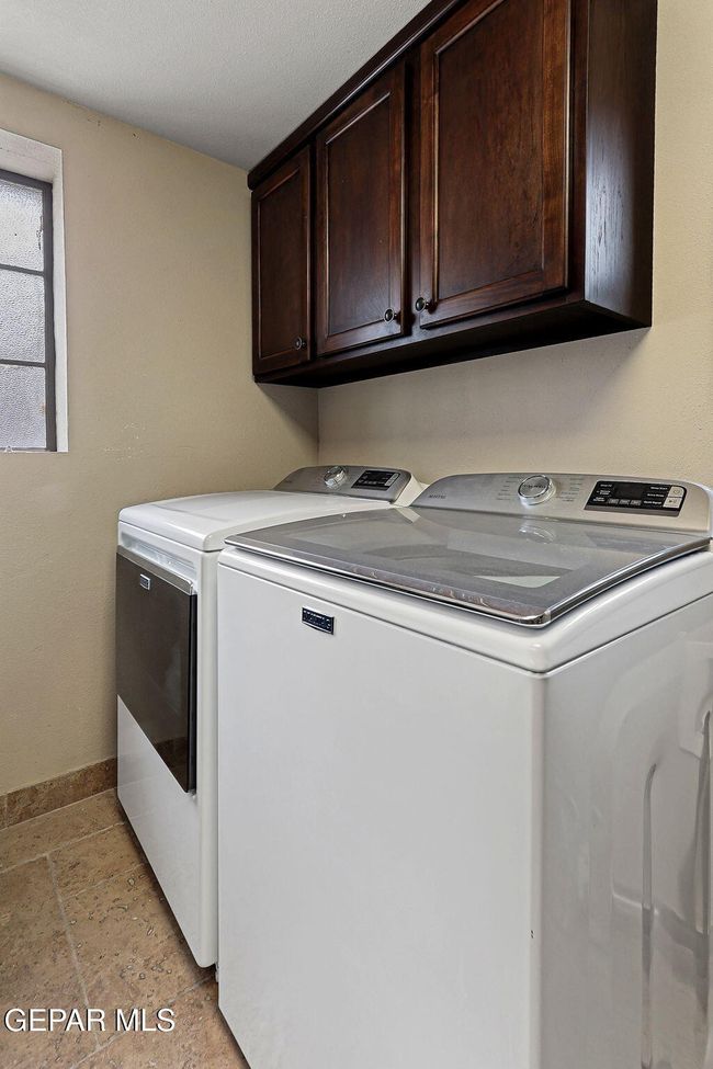Separate Utility Room | Image 38