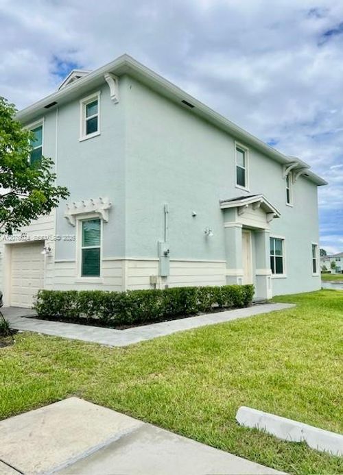 871 Se Grovebush Ln, Port St Lucie, FL, 34984-6691 | Card Image