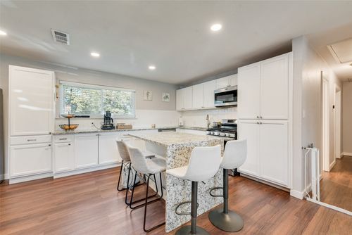 756 Briarwood Ln, Hurst, TX, 76053-5554 | Card Image