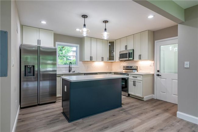 5961 John St, House other with 3 bedrooms, 2 bathrooms and 5 parking in Austell GA | Image 7