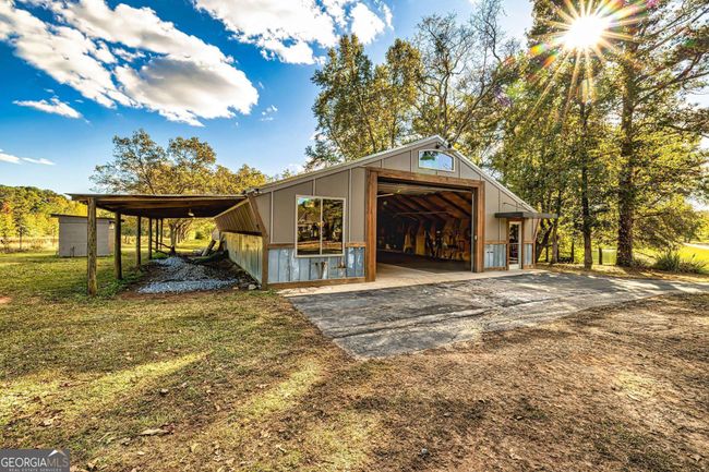 2066 Drew Allen Rd, House other with 4 bedrooms, 3 bathrooms and 3 parking in Williamson GA | Image 82